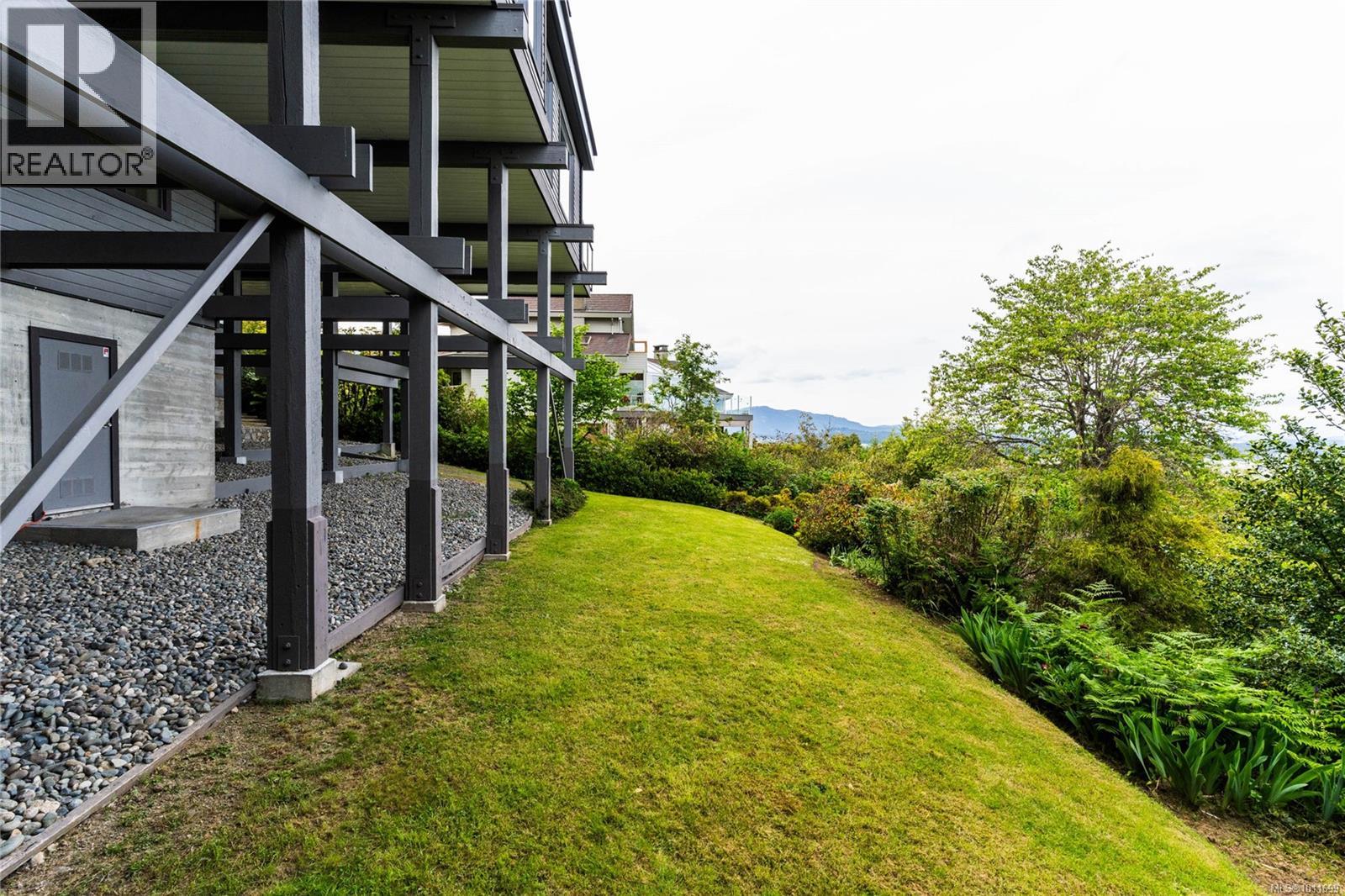 8853 Park Pacific Terr, North Saanich