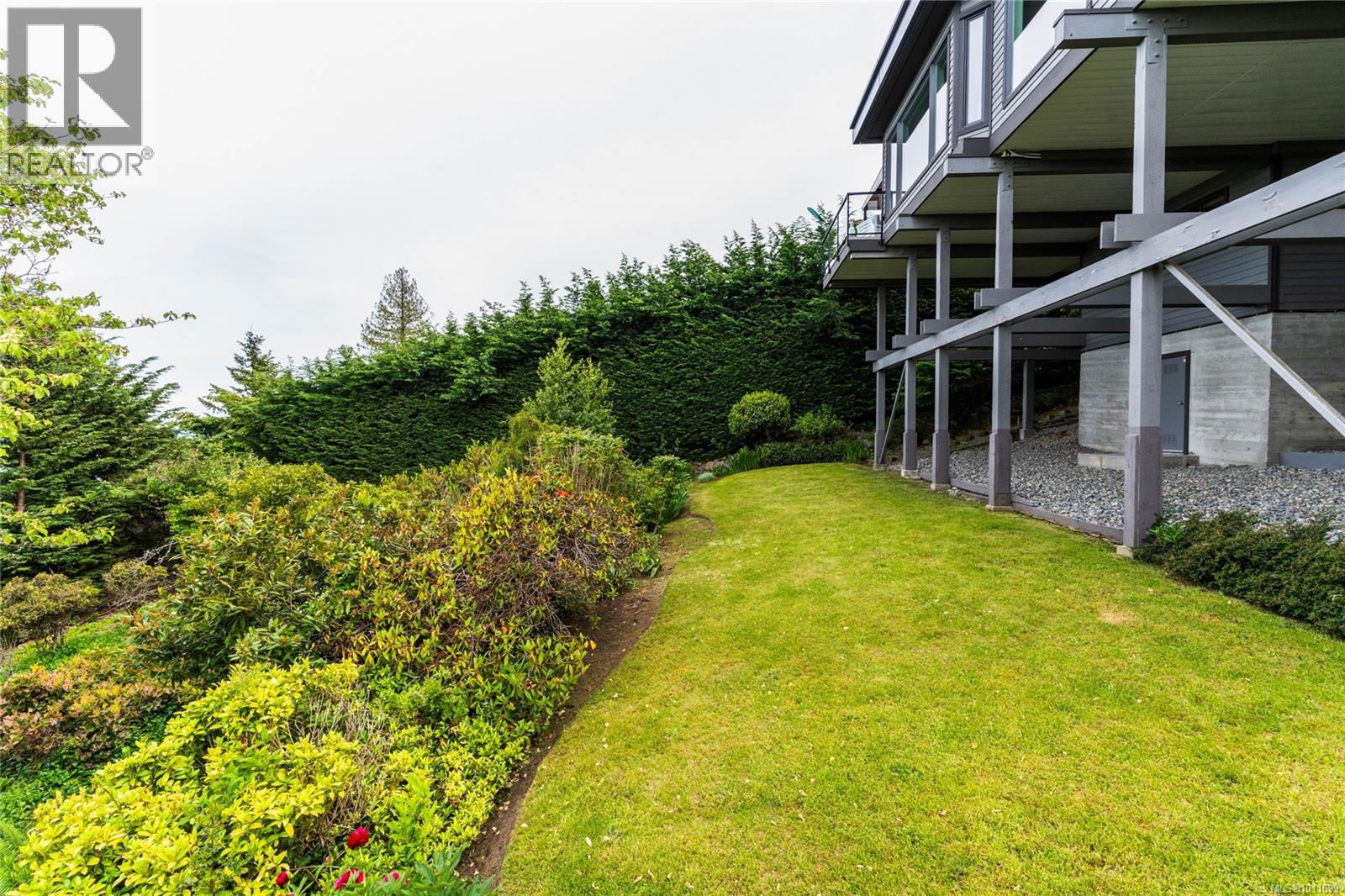 8853 Park Pacific Terr, North Saanich