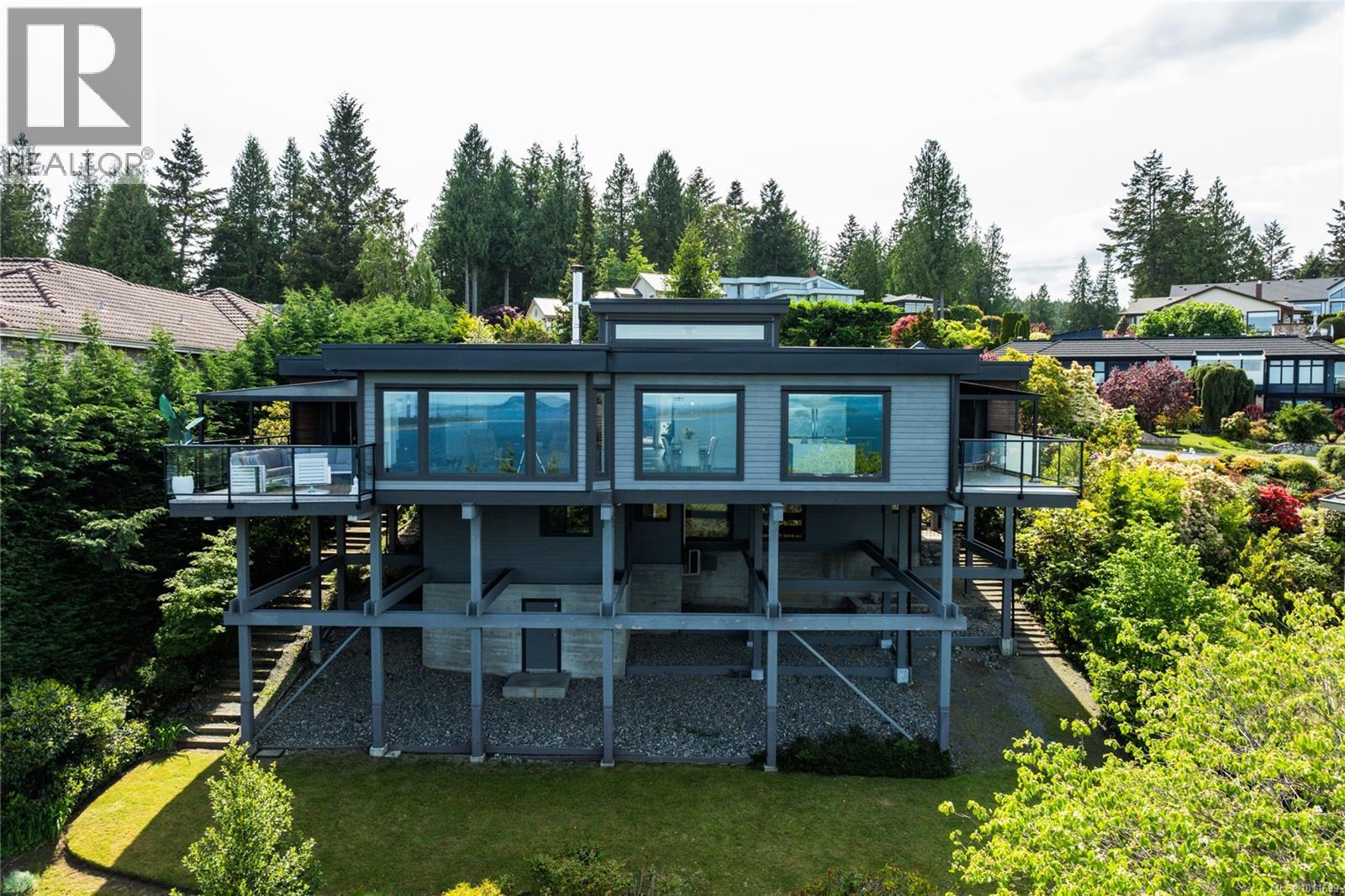 8853 Park Pacific Terr, North Saanich