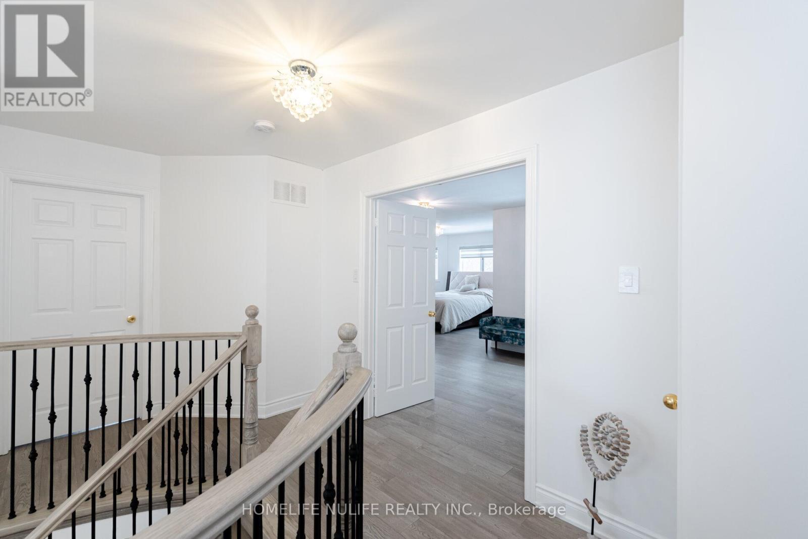Photo 23 of 6150 Bankhead Court, Mississauga ON