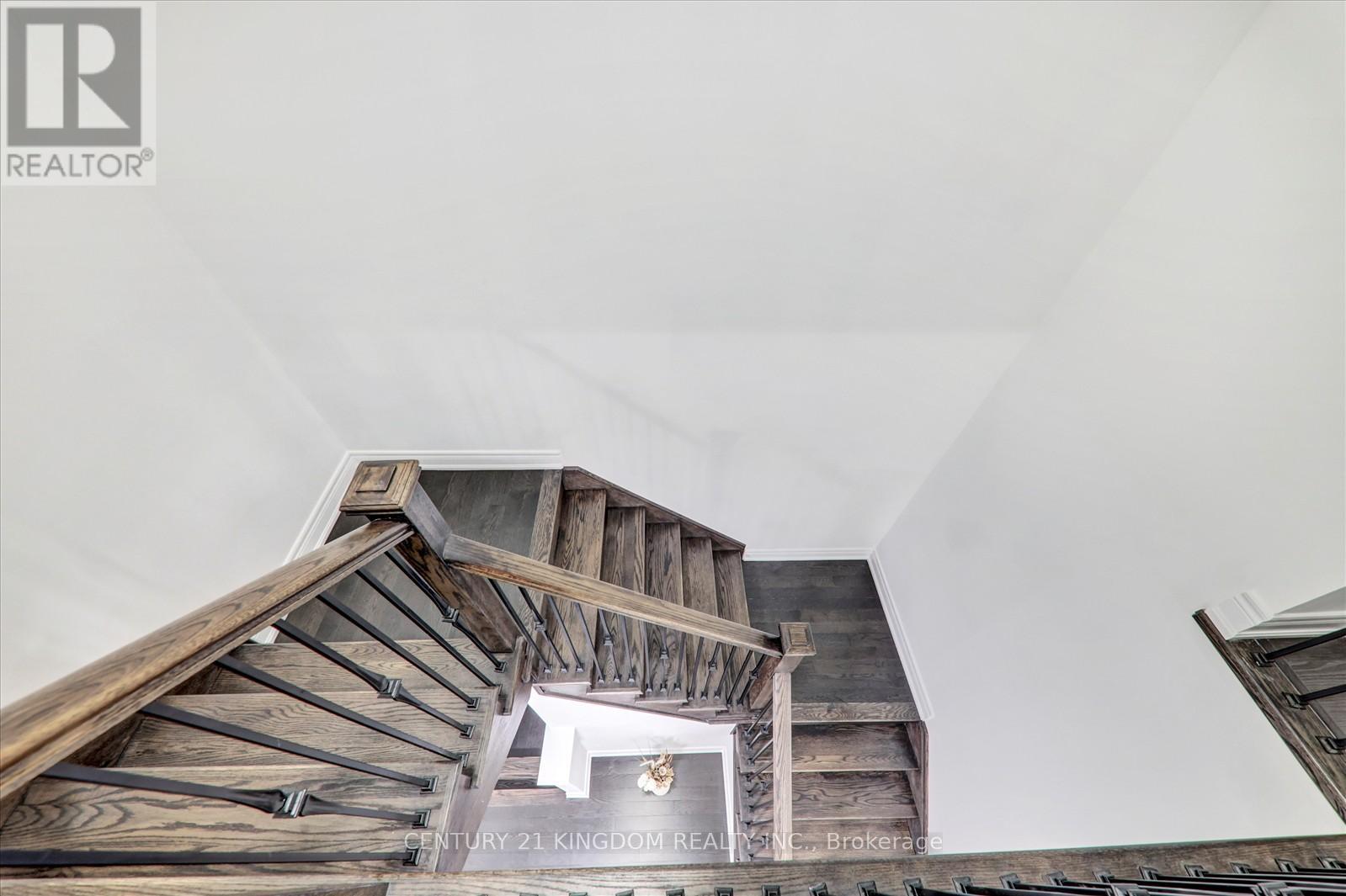 Photo 28 of 983 Langford Boulevard, Bradford West Gwillimbury ON
