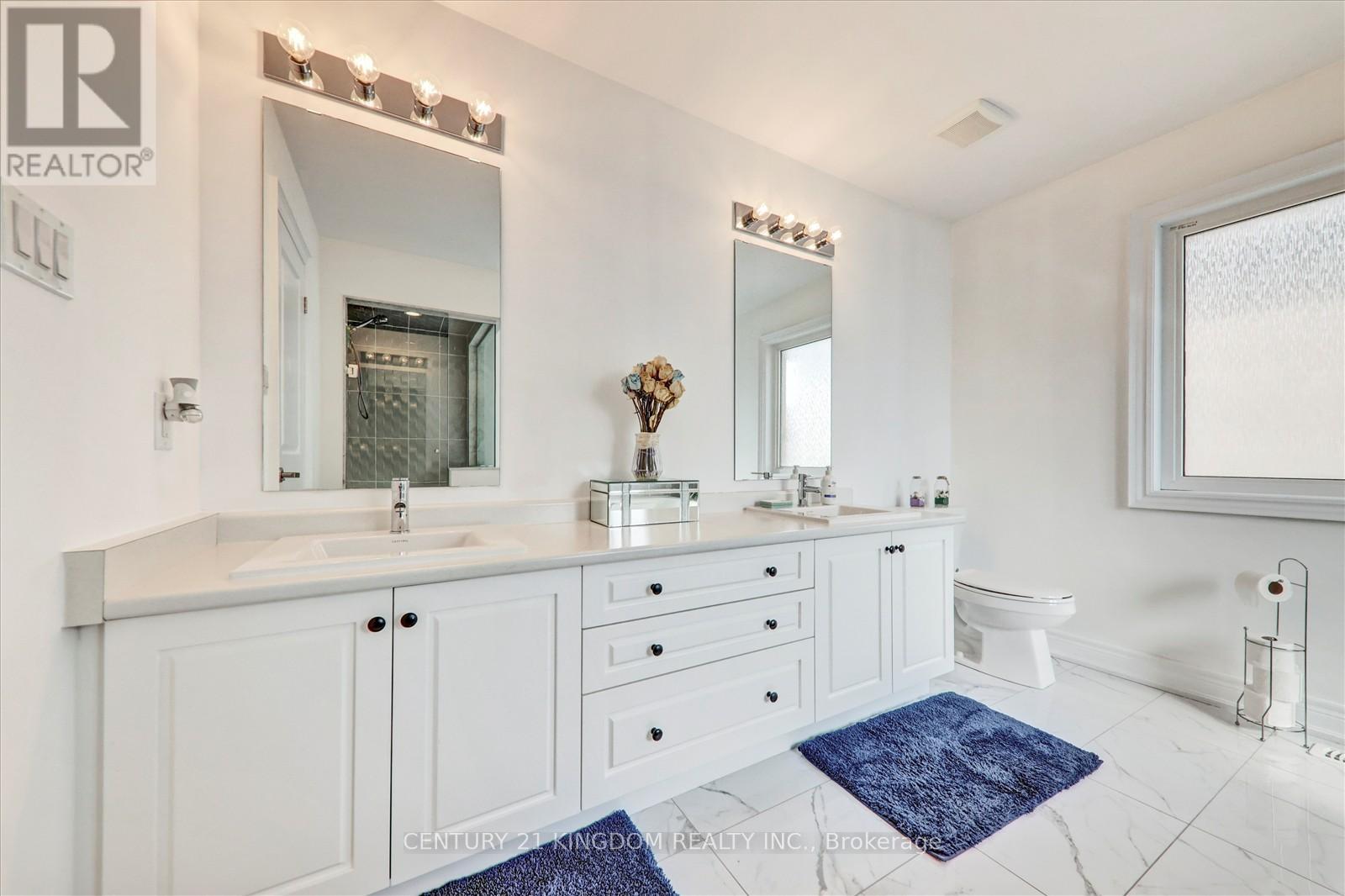 Photo 10 of 983 Langford Boulevard, Bradford West Gwillimbury ON