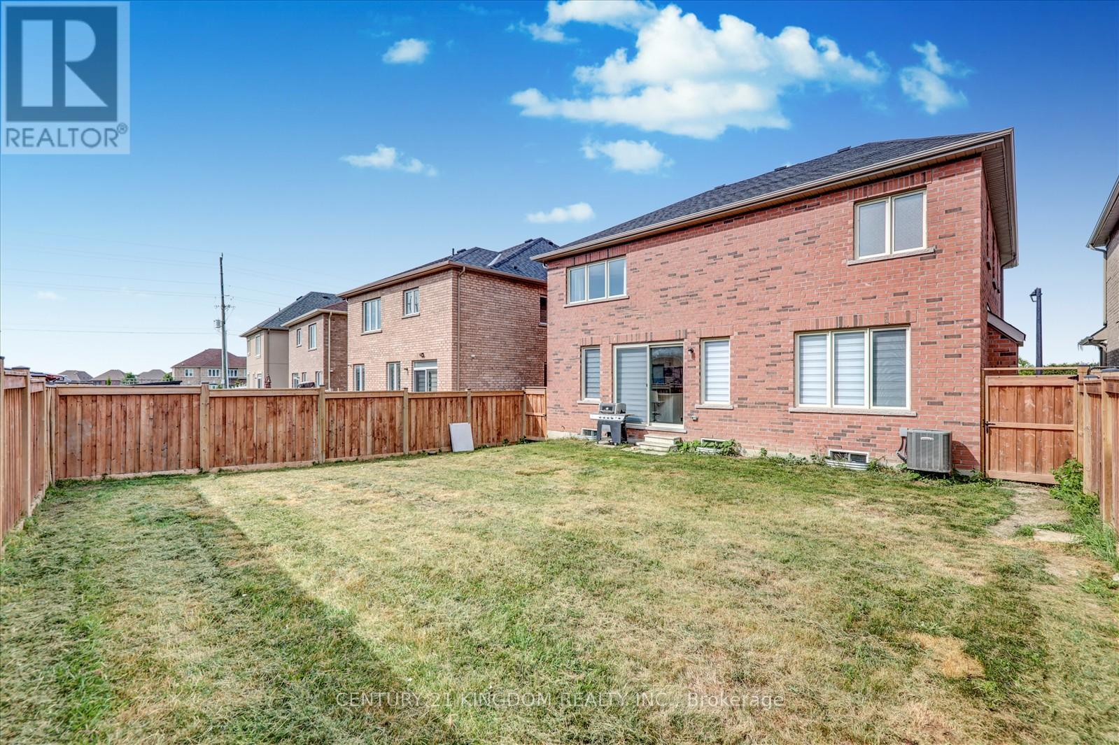Photo 27 of 983 Langford Boulevard, Bradford West Gwillimbury ON
