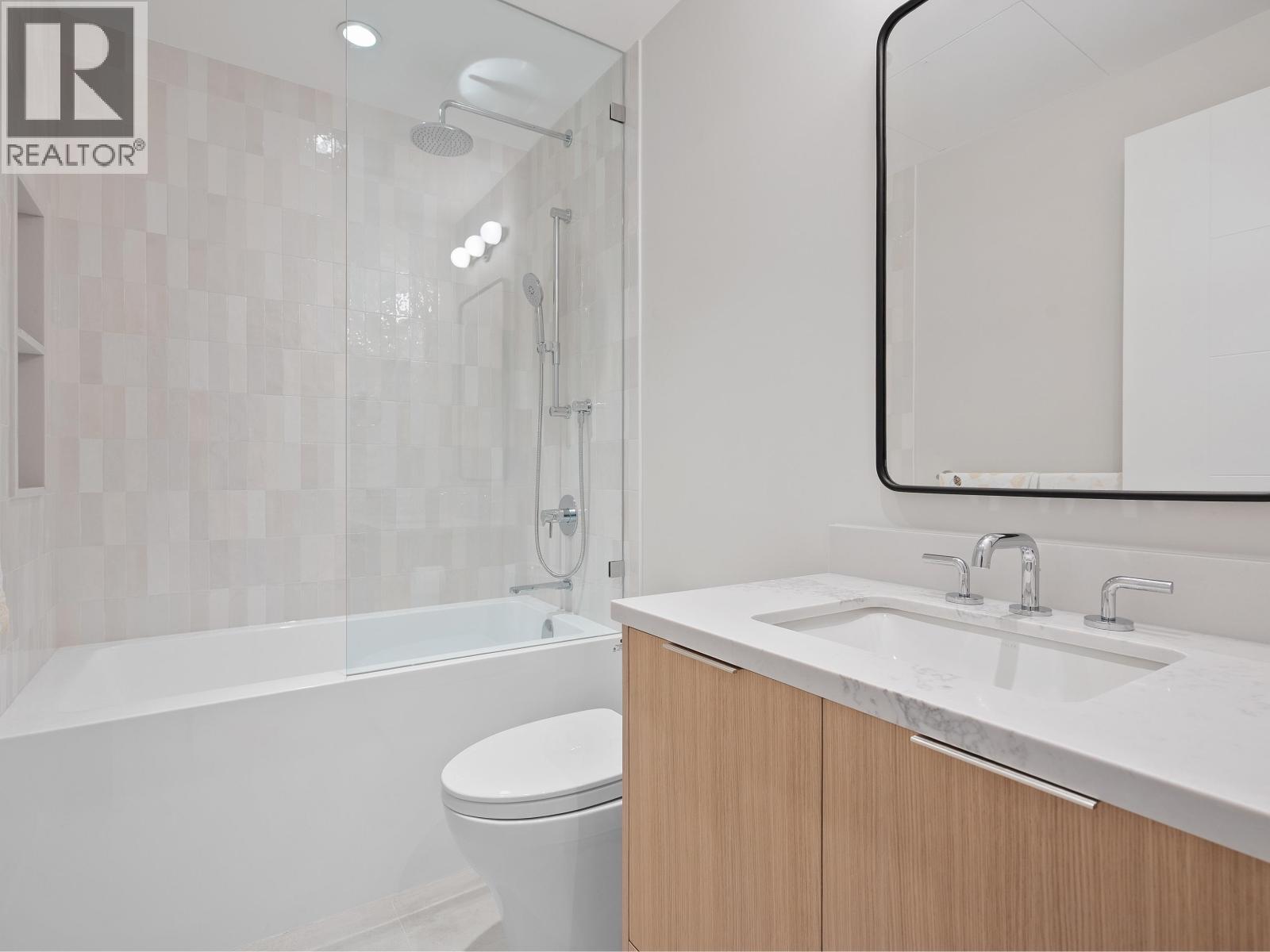 Photo 9 of 1295 Duchess Avenue, West Vancouver BC