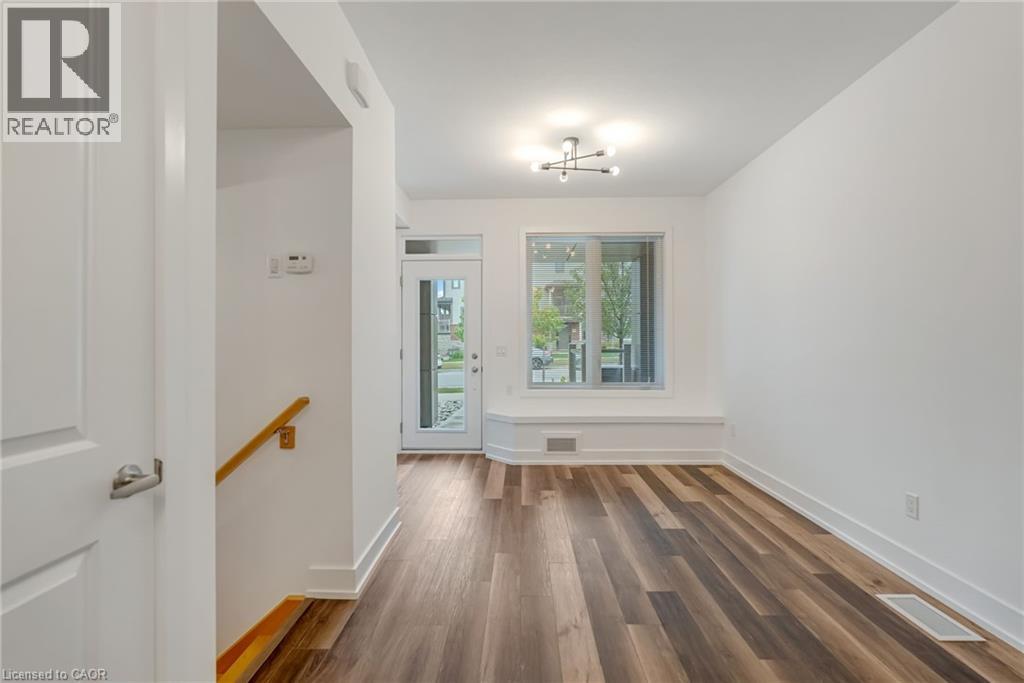 Photo 8 of 261 Skinner Road Unit 3, Waterdown ON