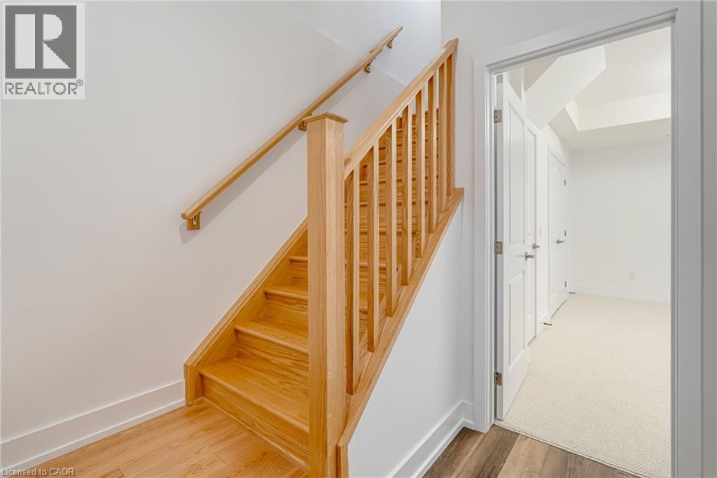 Photo 15 of 261 Skinner Road Unit 3, Waterdown ON