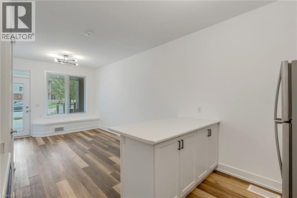 Photo 14 of 261 Skinner Road Unit 3, Waterdown ON