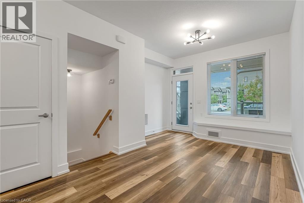 Photo 6 of 261 Skinner Road Unit 3, Waterdown ON