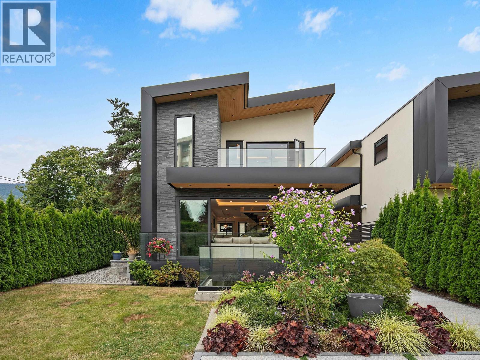 Photo 37 of 1295 Duchess Avenue, West Vancouver BC
