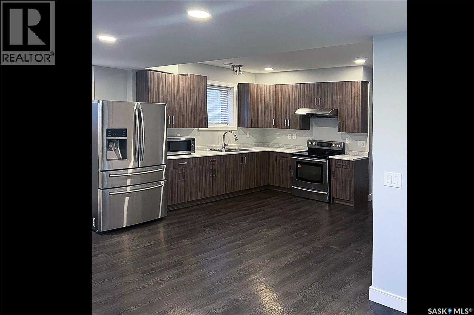 Photo 11 of 3234 37th Street W, Saskatoon SK