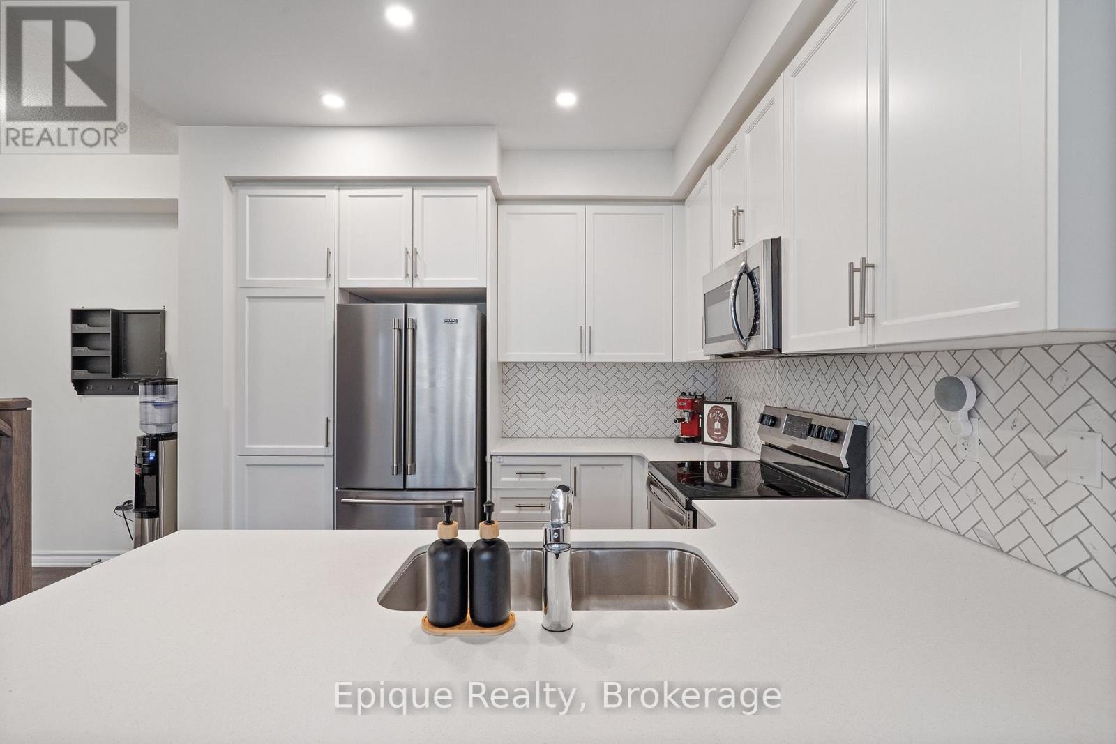Photo 34 of 1158 Restivo Lane, Milton ON