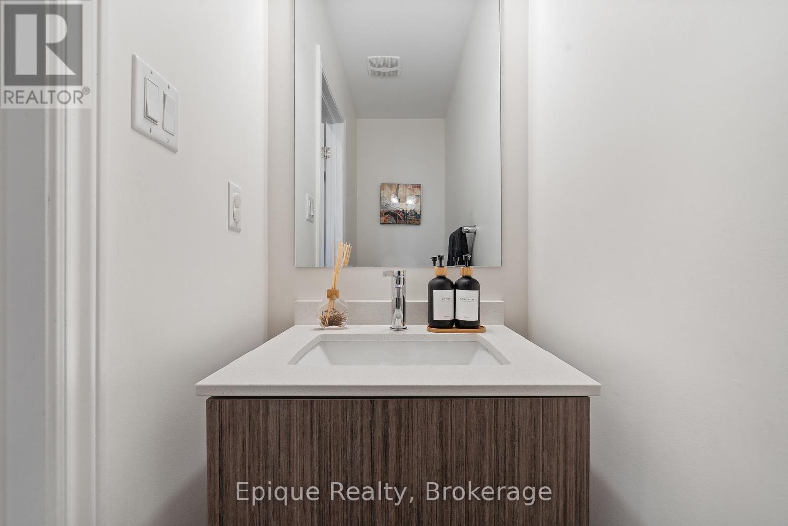 Photo 8 of 1158 Restivo Lane, Milton ON