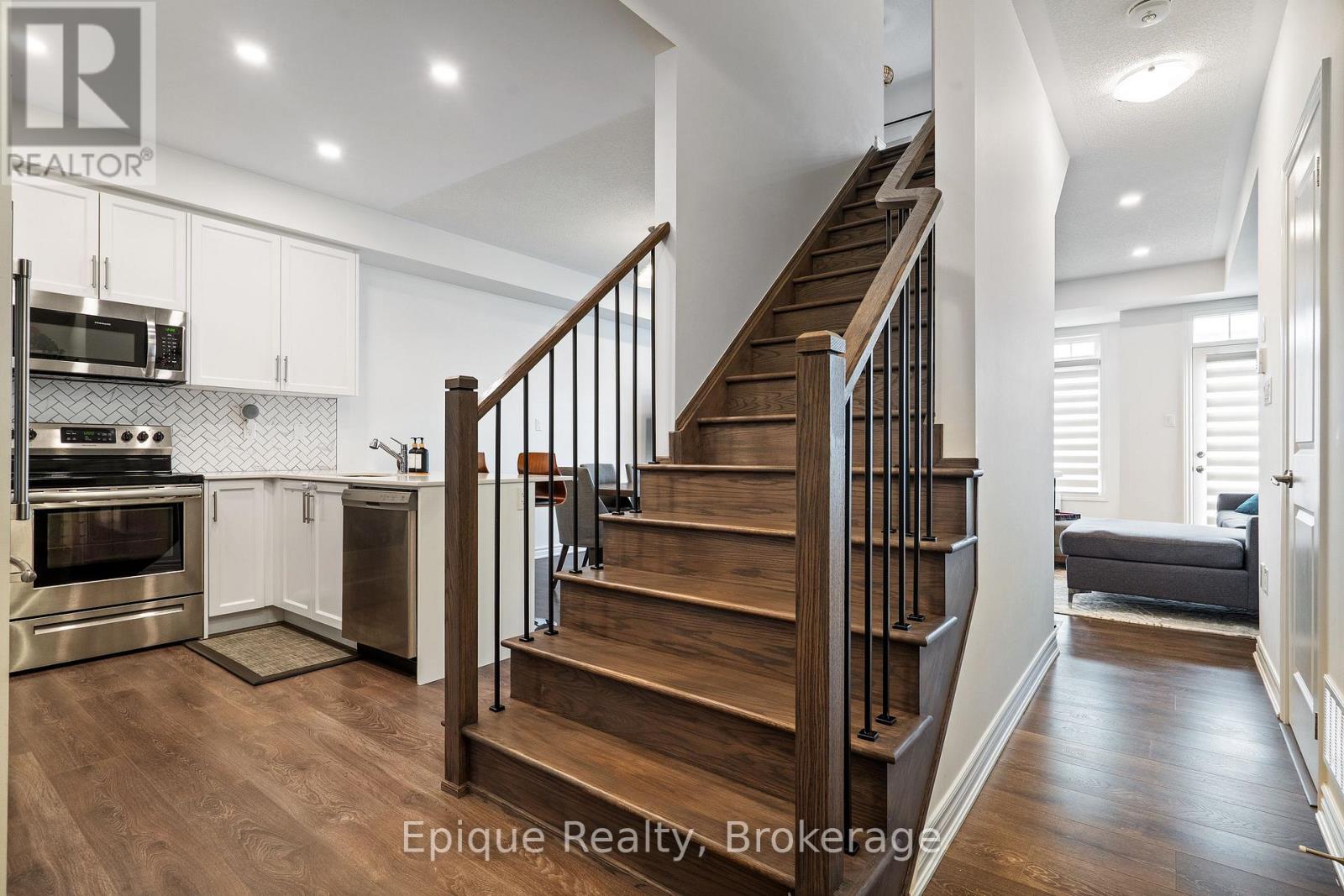 Photo 32 of 1158 Restivo Lane, Milton ON