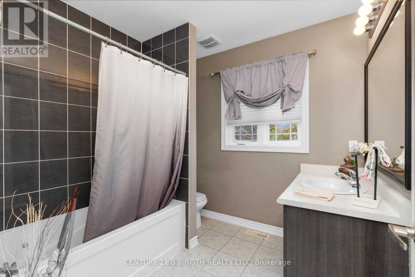 Photo 18 of 221 Harvie Road, Barrie ON