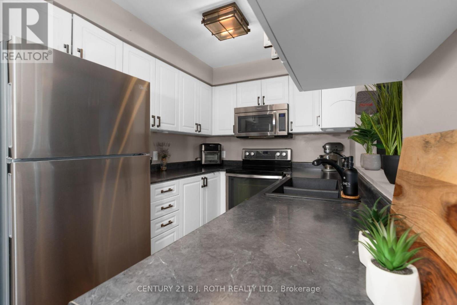 Photo 9 of 221 Harvie Road, Barrie ON