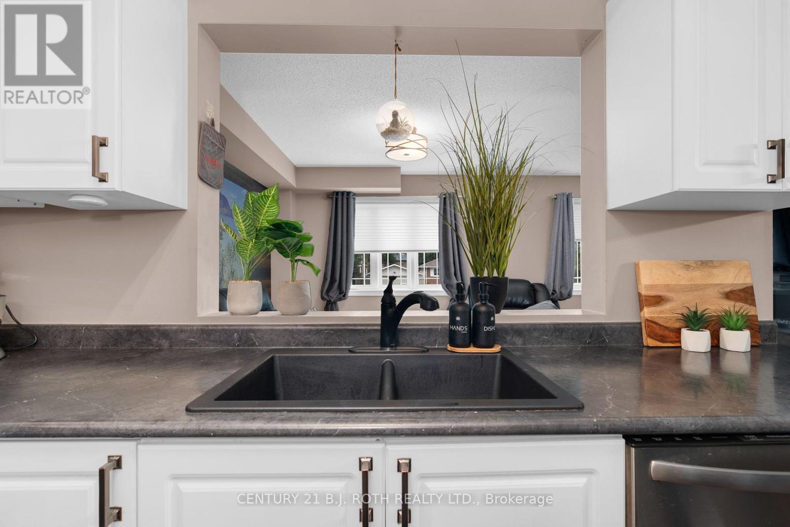 Photo 8 of 221 Harvie Road, Barrie ON