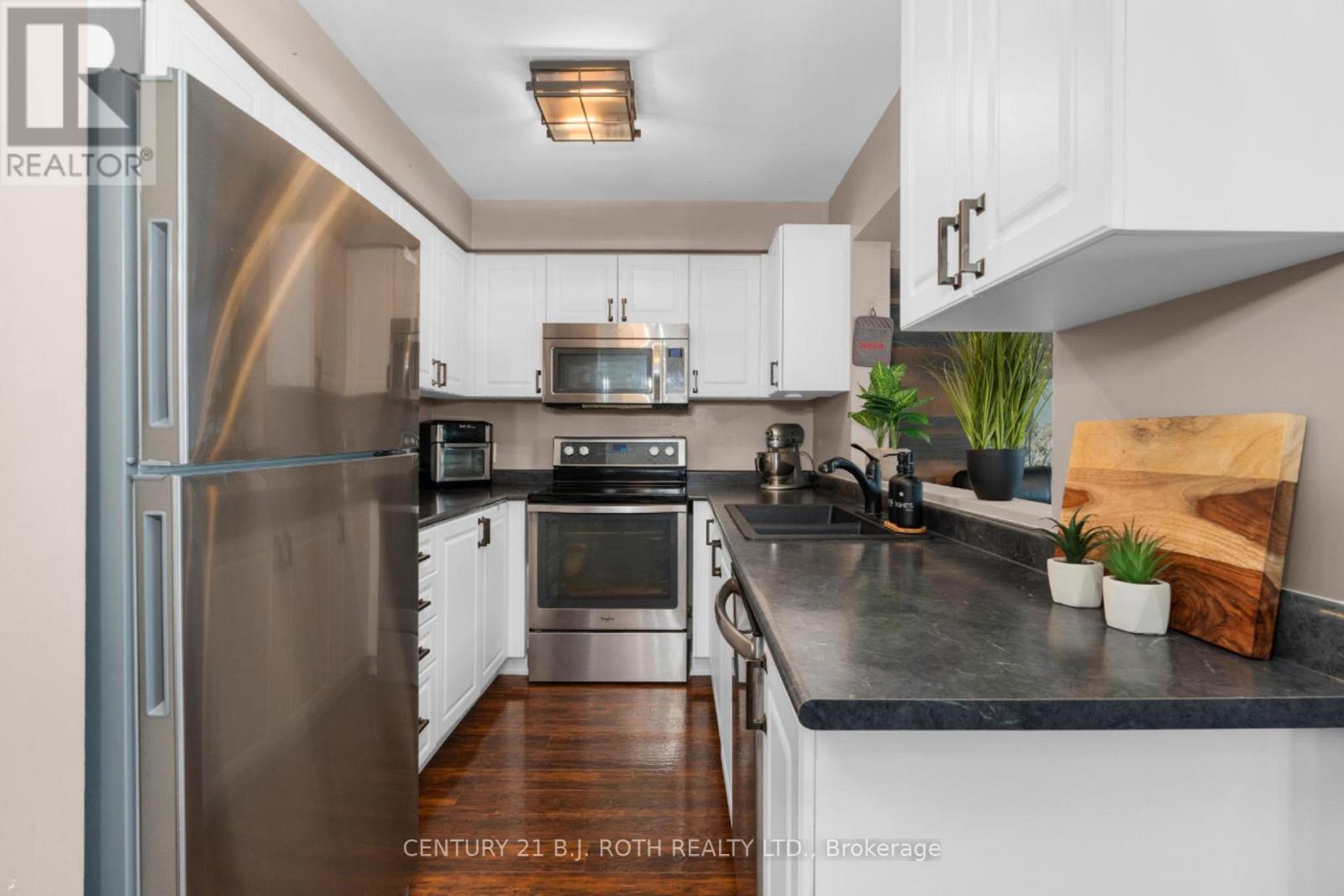 Photo 6 of 221 Harvie Road, Barrie ON
