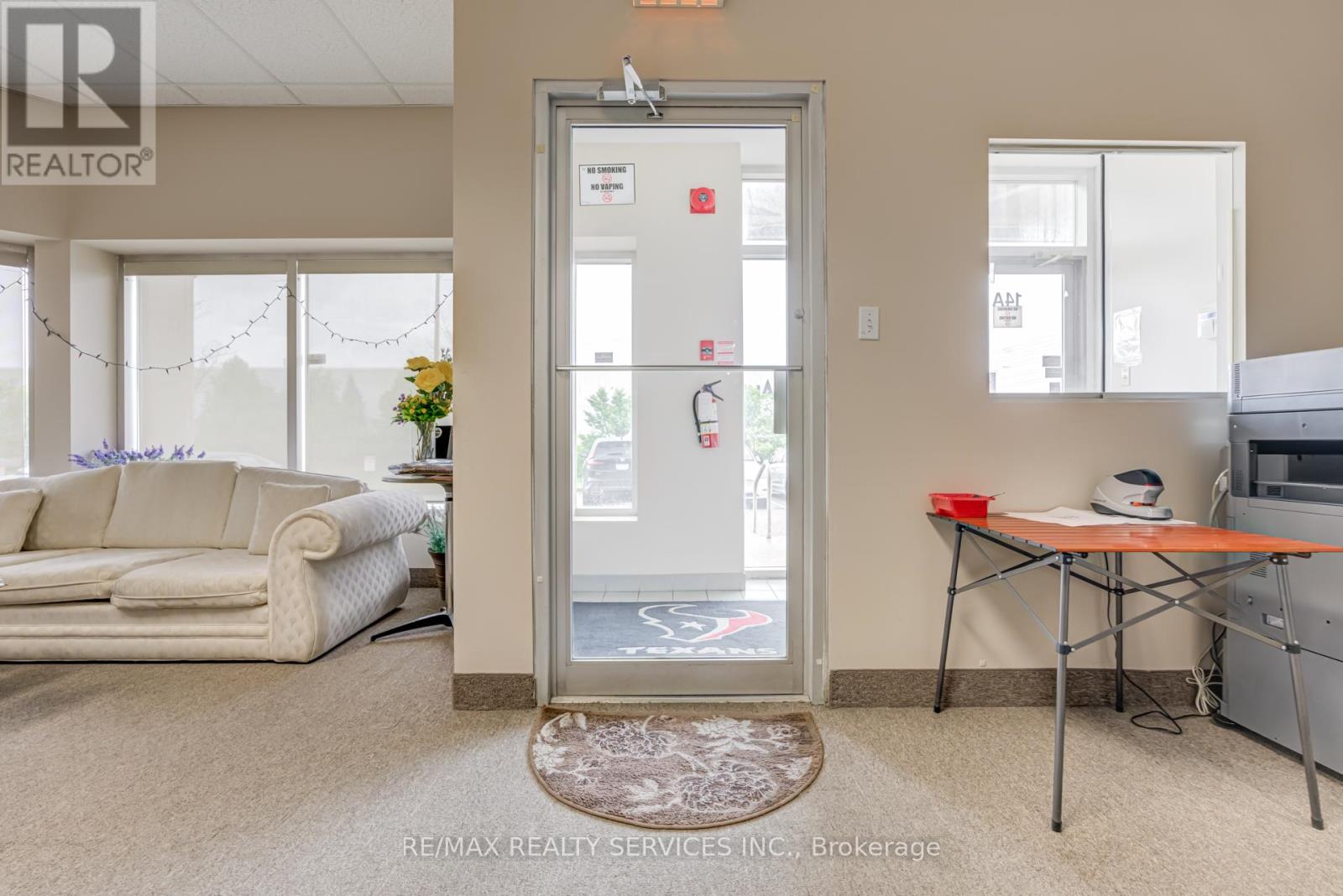Photo 7 of 13 A 6660 Kennedy Road, Mississauga ON