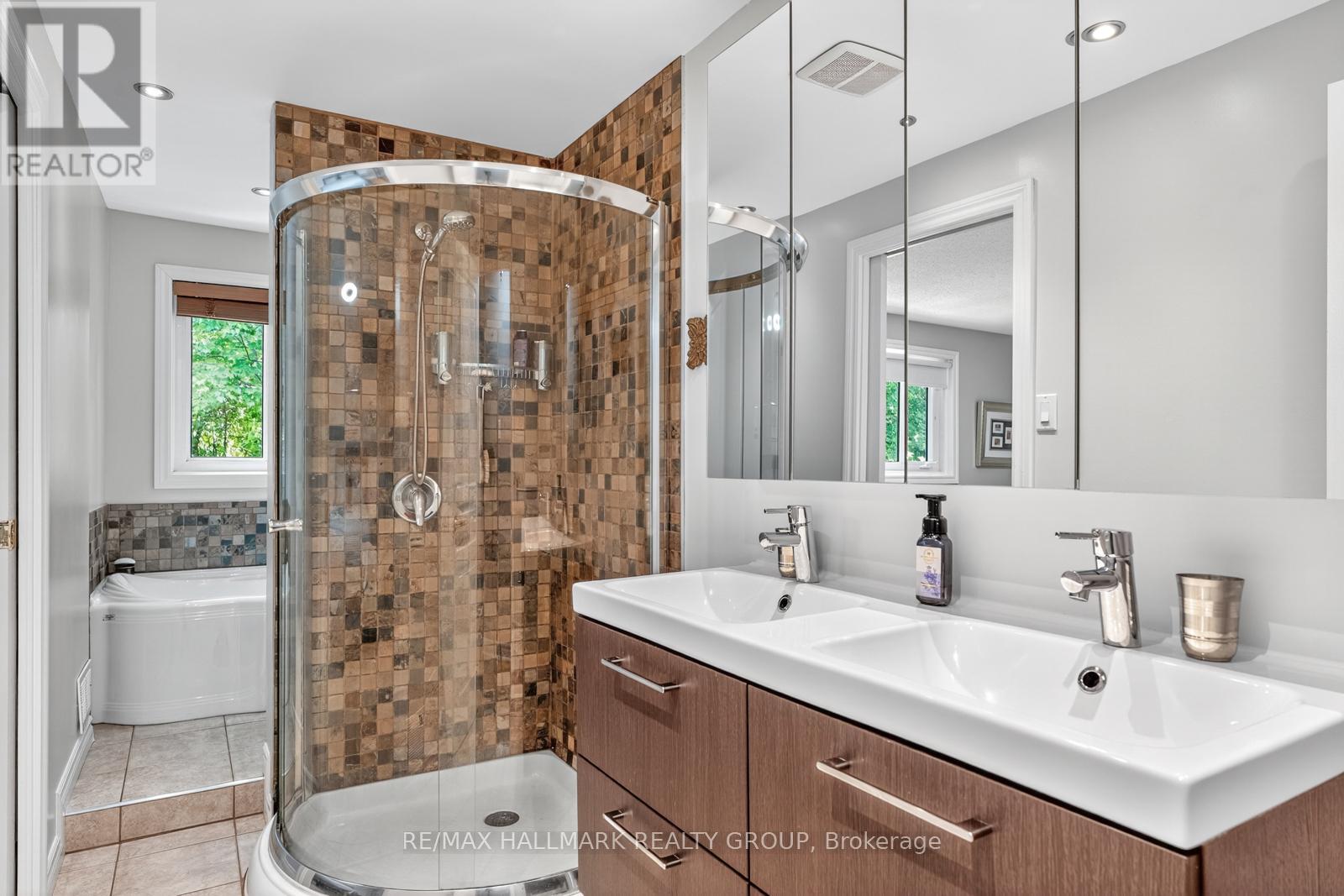 Photo 30 of 30 Oakhurst Crescent, Ottawa ON