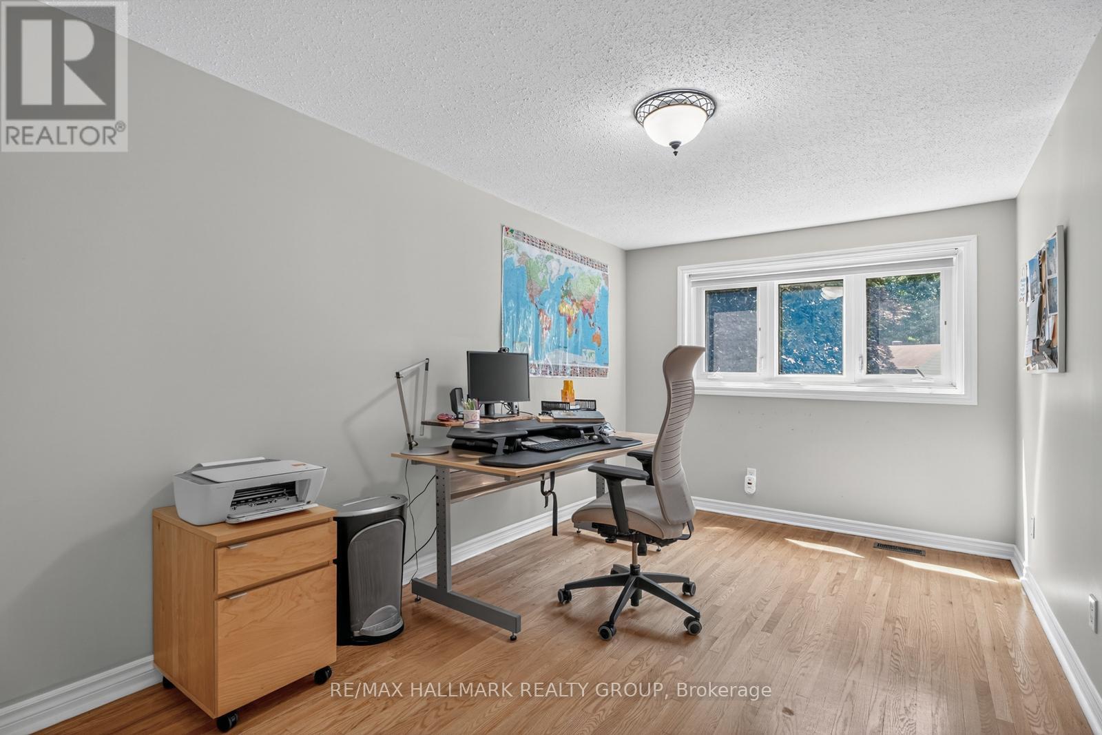 Photo 9 of 30 Oakhurst Crescent, Ottawa ON