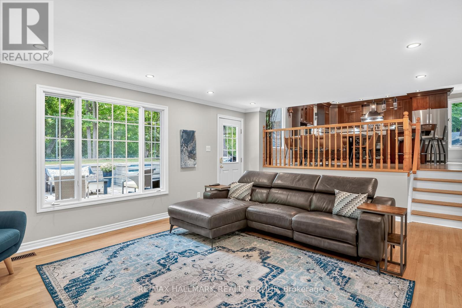 Photo 27 of 30 Oakhurst Crescent, Ottawa ON