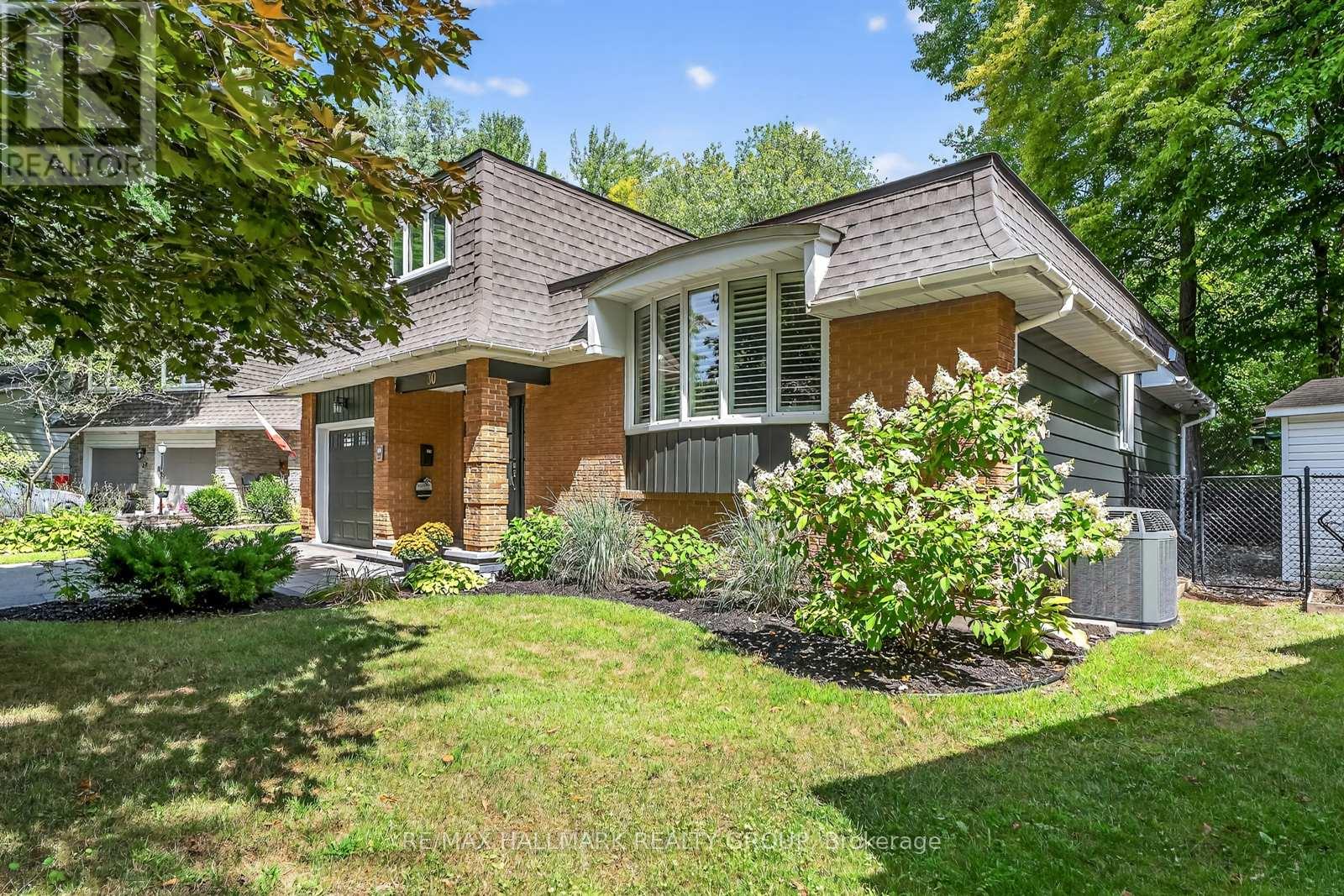 Photo 21 of 30 Oakhurst Crescent, Ottawa ON