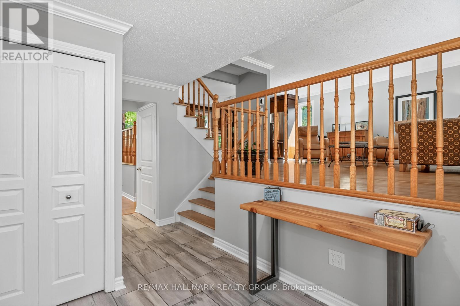 Photo 1 of 30 Oakhurst Crescent, Ottawa ON