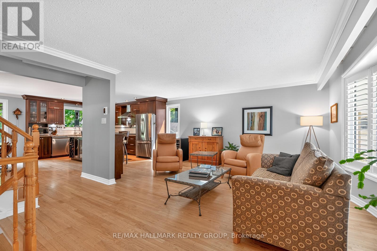 Photo 24 of 30 Oakhurst Crescent, Ottawa ON