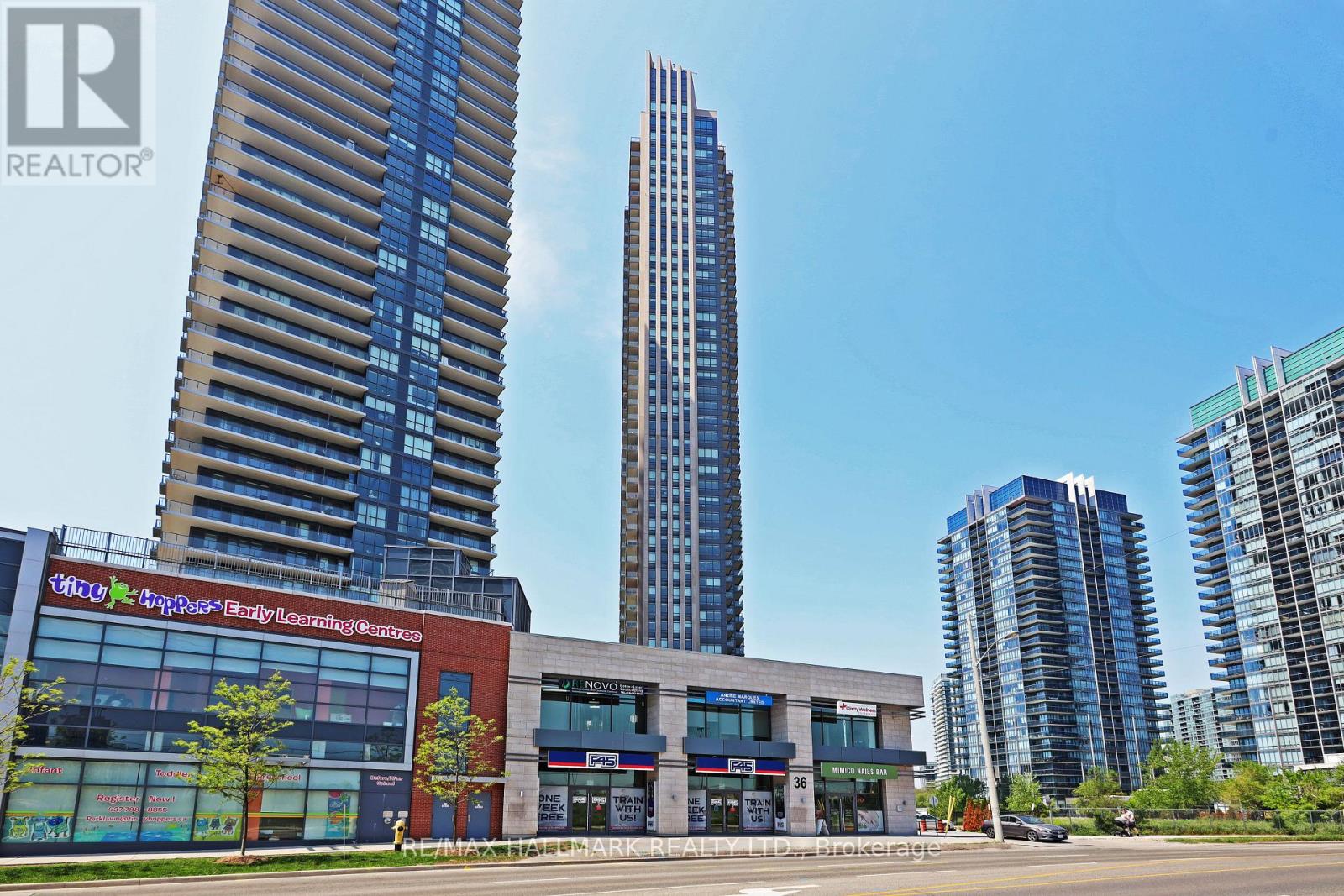 Photo 11 of 1909 36 Park Lawn Road, Toronto ON