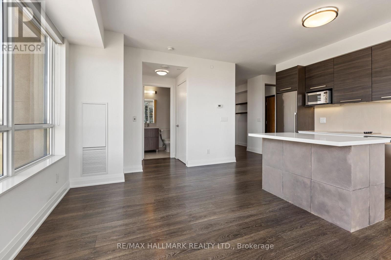 Photo 18 of 1909 36 Park Lawn Road, Toronto ON