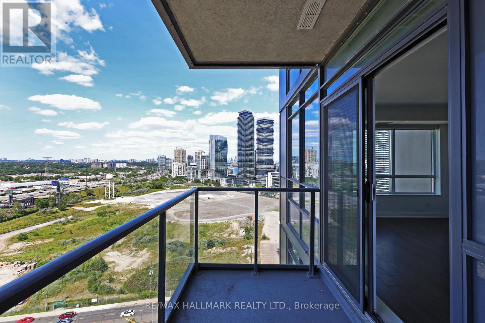 Photo 28 of 1909 36 Park Lawn Road, Toronto ON