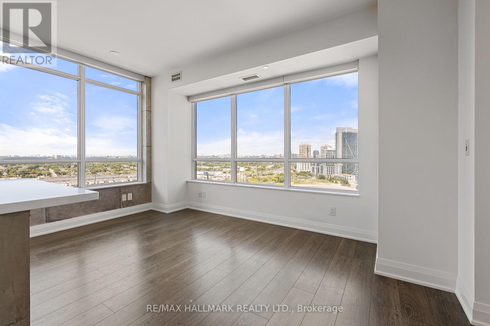Photo 19 of 1909 36 Park Lawn Road, Toronto ON