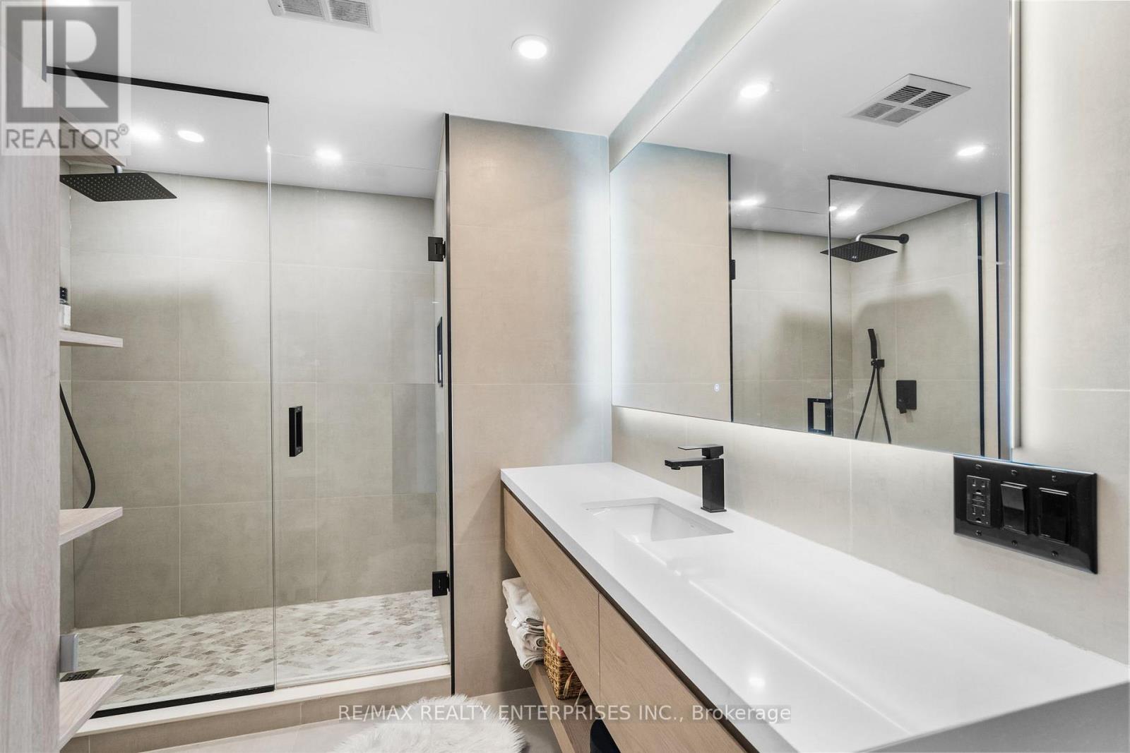 Photo 13 of 1208 1 Palace Pier Court, Toronto ON