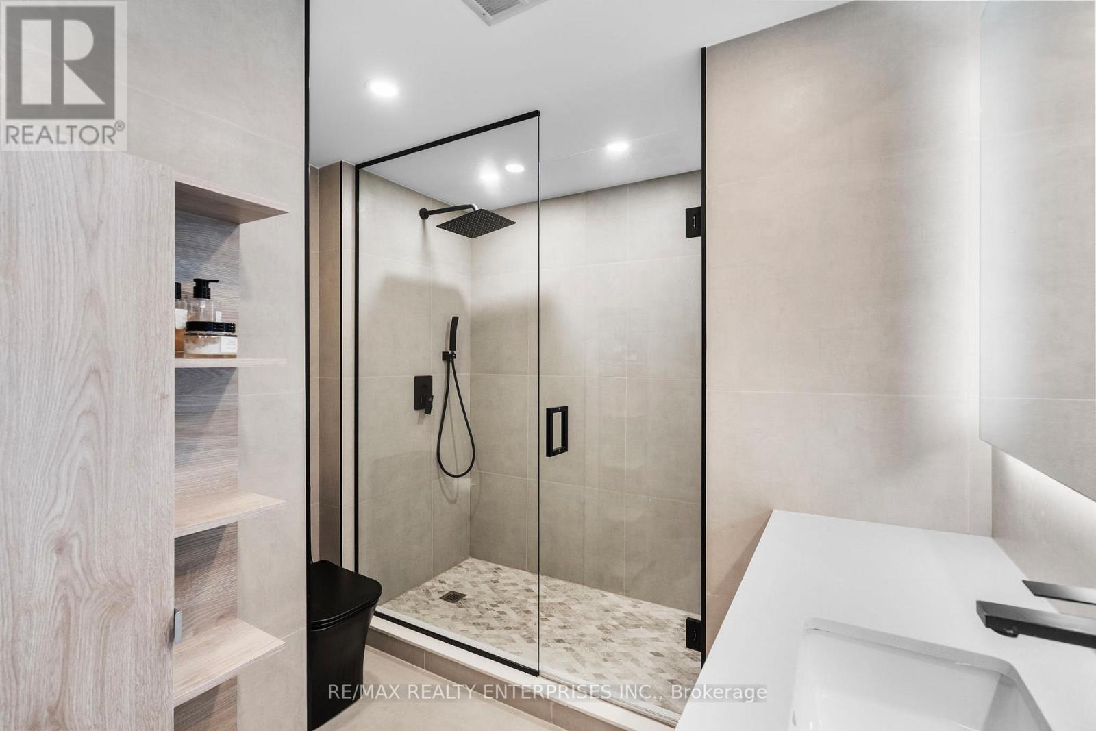 Photo 14 of 1208 1 Palace Pier Court, Toronto ON