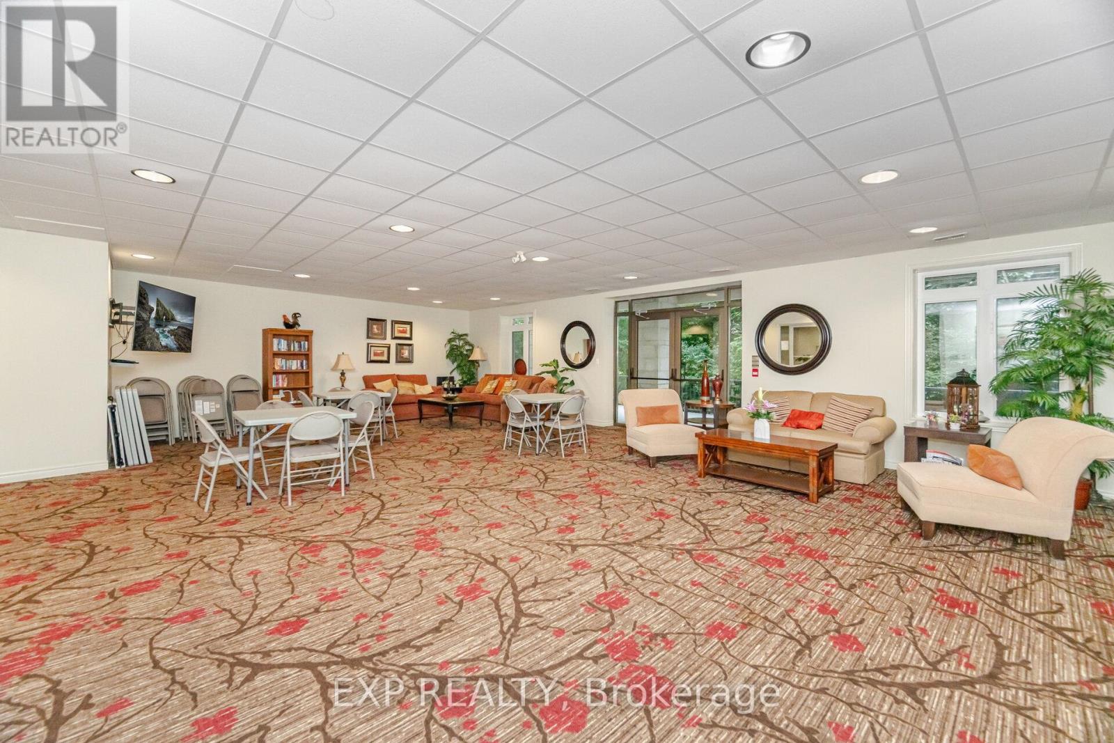 Photo 33 of 408 443 Centennial Forest Drive, Milton ON