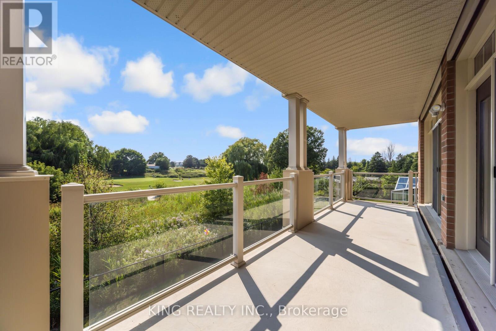 Photo 36 of 136 Coastline Drive, Brampton ON