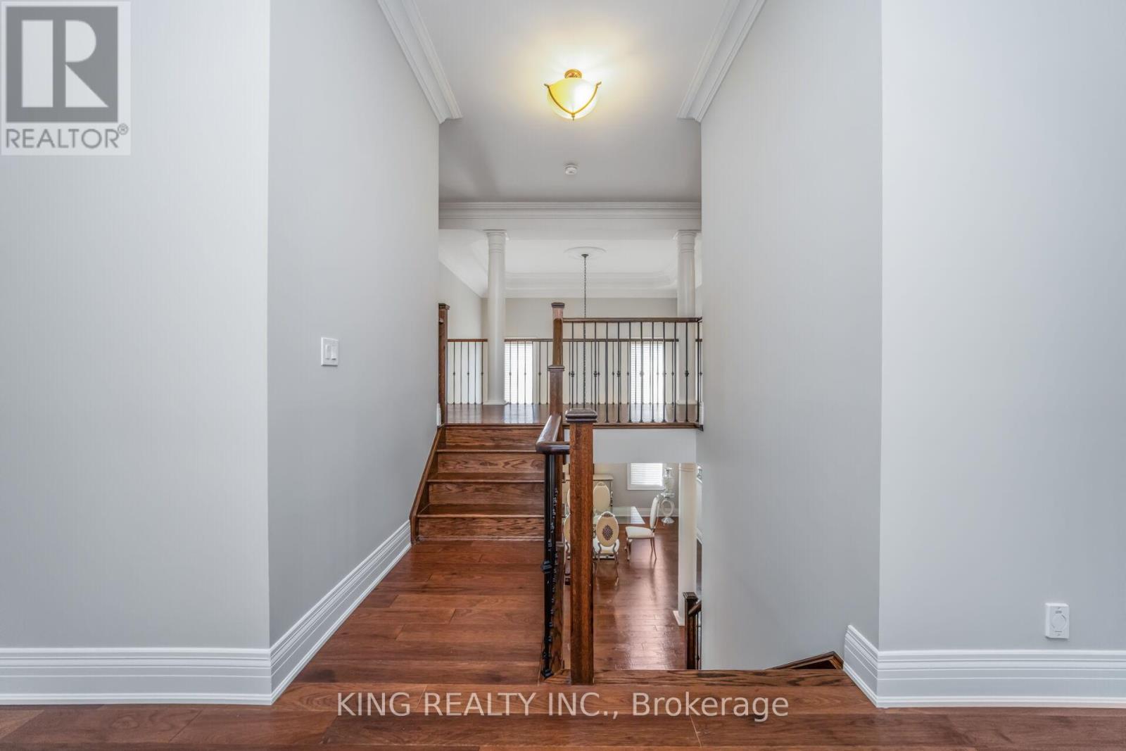 Photo 12 of 136 Coastline Drive, Brampton ON