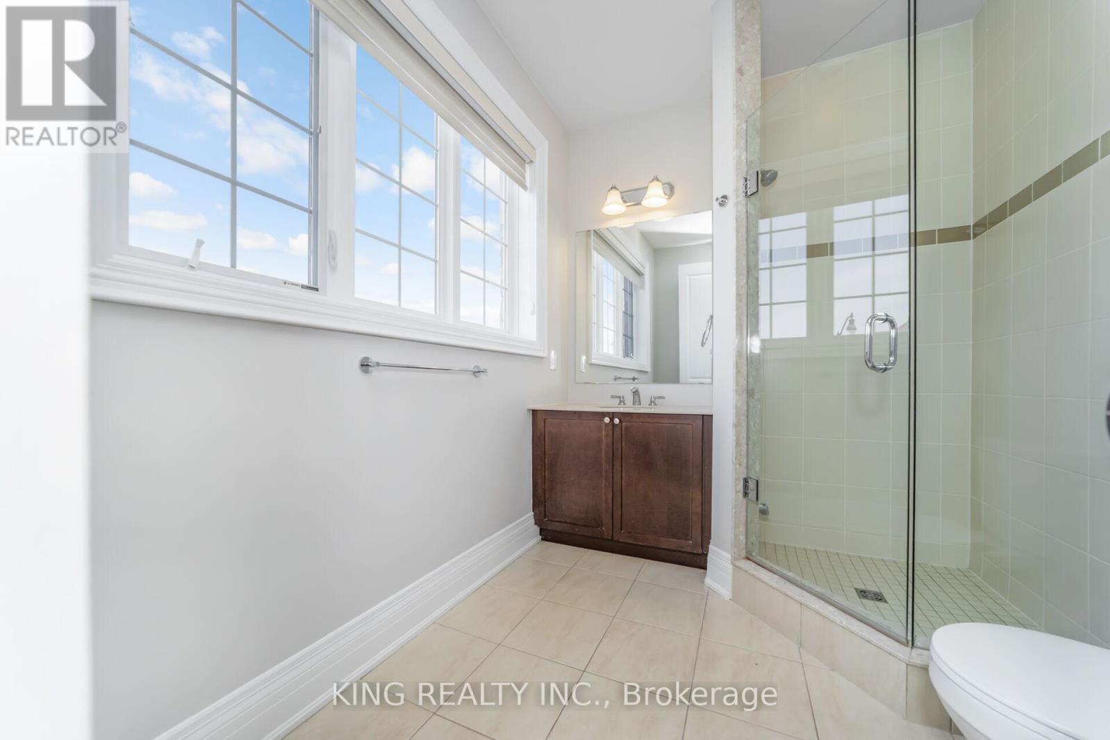 Photo 49 of 136 Coastline Drive, Brampton ON