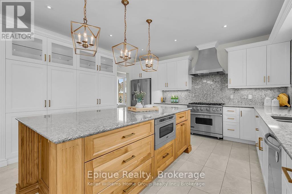 Photo 33 of 125 Crewson Court, Erin ON