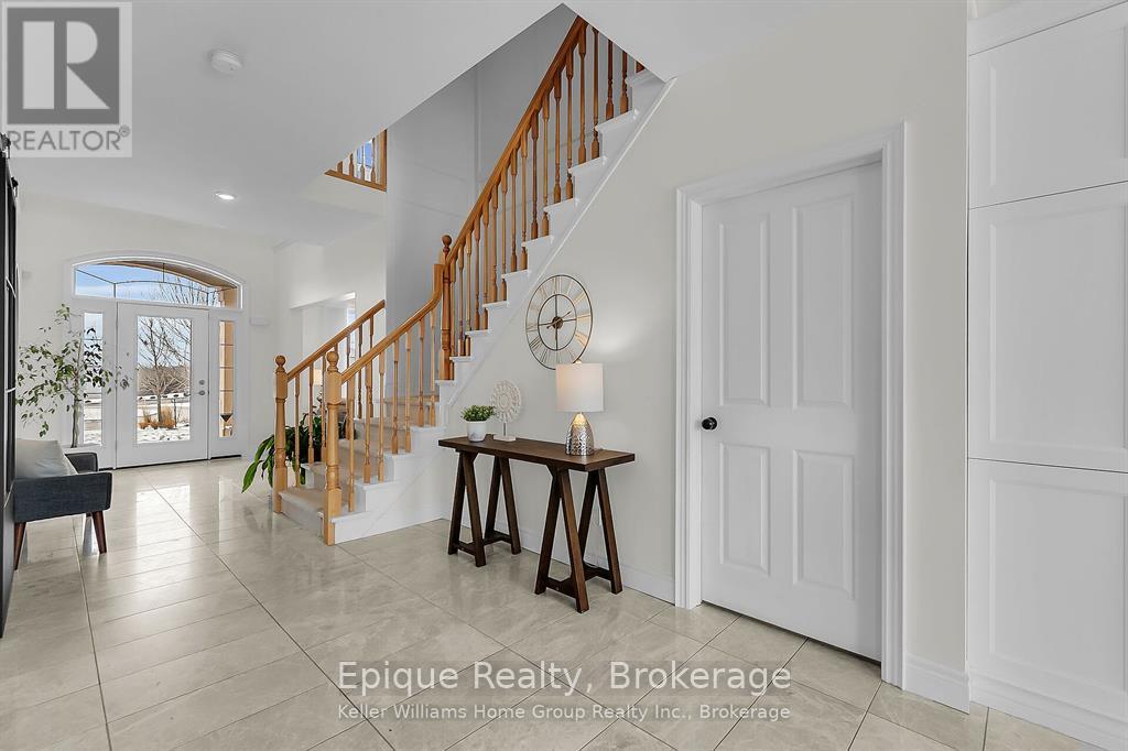 Photo 32 of 125 Crewson Court, Erin ON