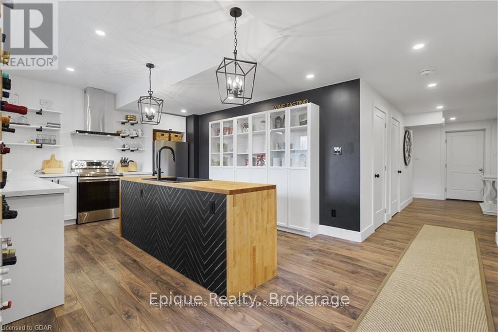 Photo 2 of 125 Crewson Court, Erin ON