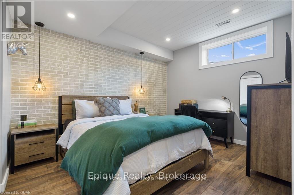 Photo 39 of 125 Crewson Court, Erin ON