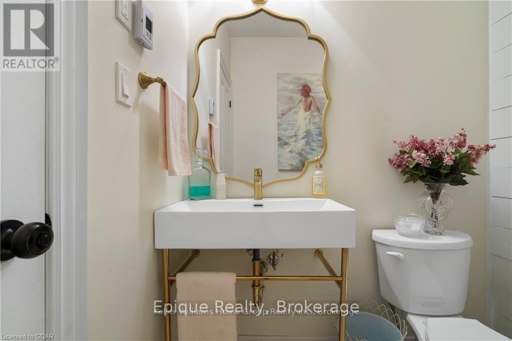 Photo 37 of 125 Crewson Court, Erin ON