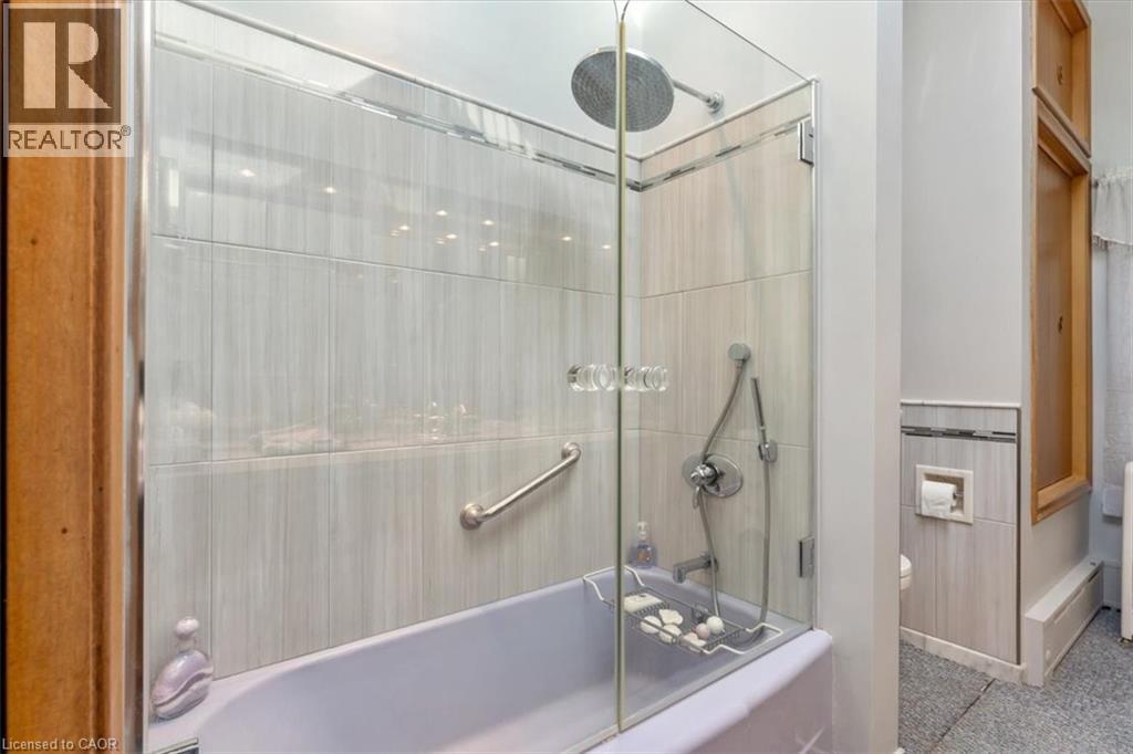 Photo 37 of 7 Glenayr Place, St Catharines ON