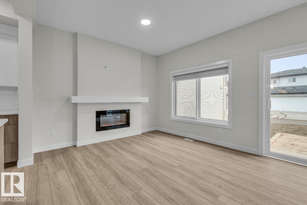 Photo 2 of 1076 Berg Pl, Leduc AB