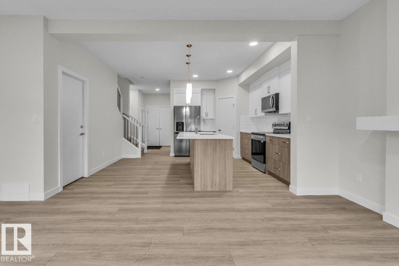 Photo 6 of 1076 Berg Pl, Leduc AB