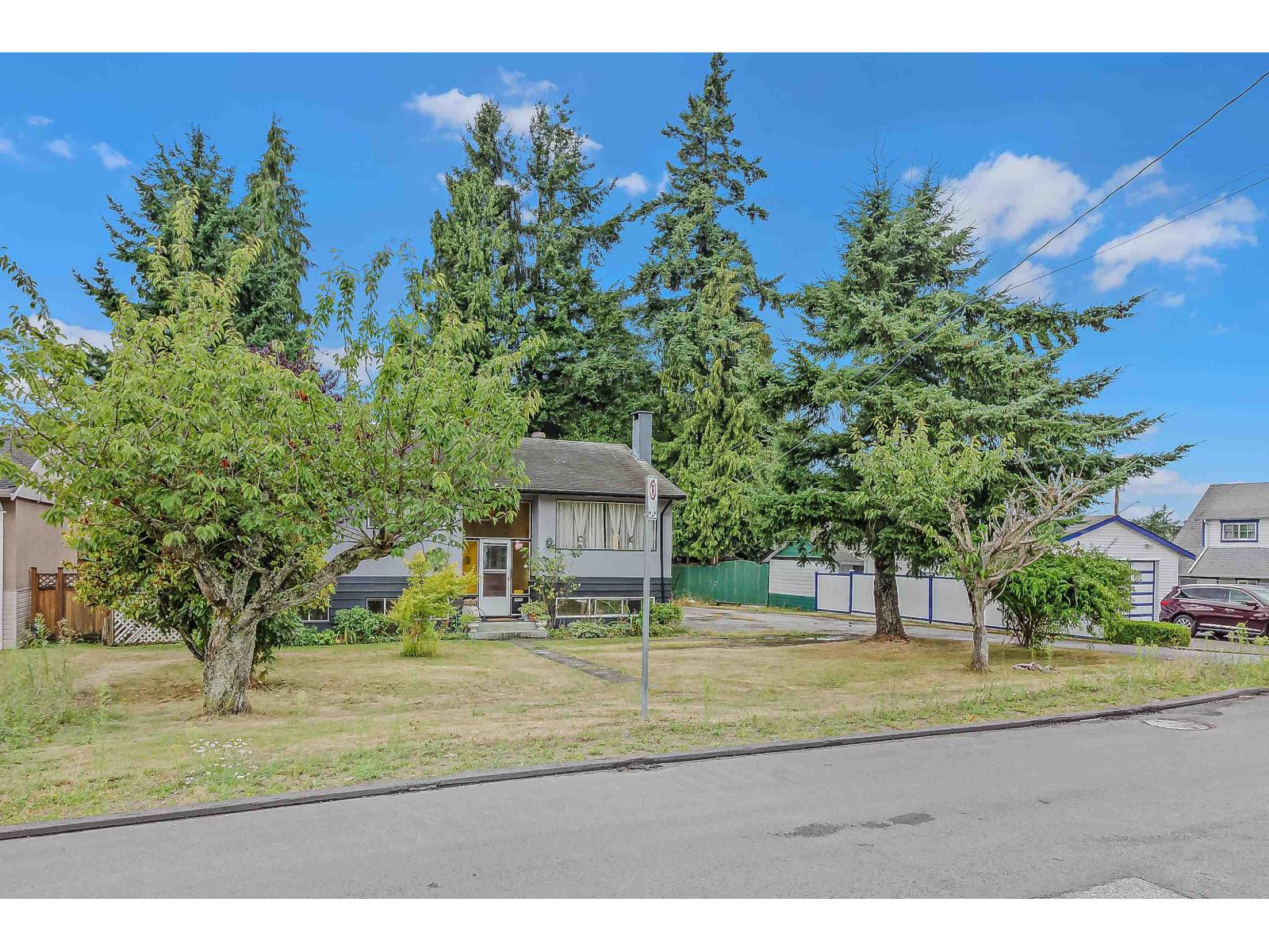 Photo 5 of 12720 101 B Avenue, Surrey BC