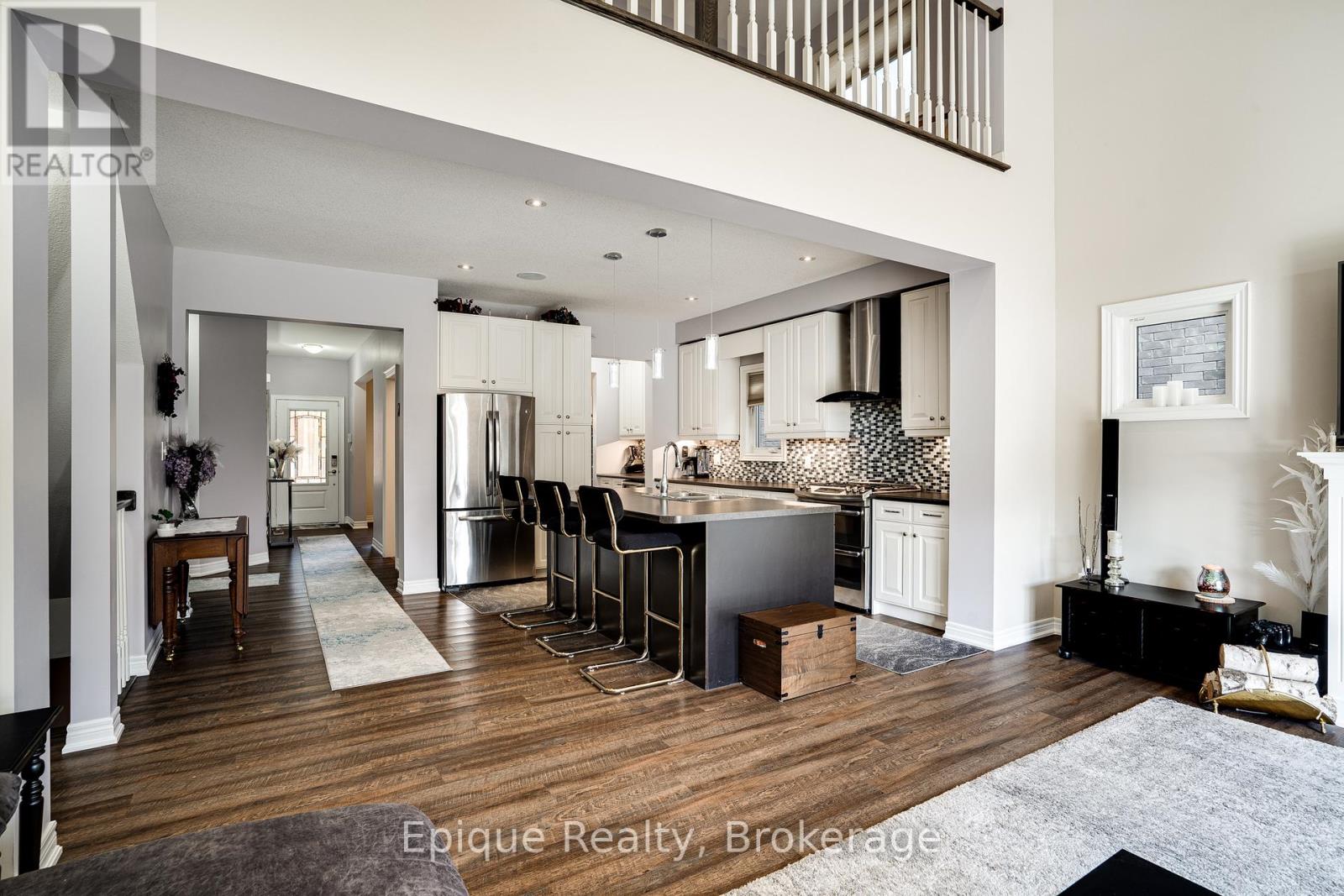 Photo 12 of 68 Roselawn Crescent, Welland ON