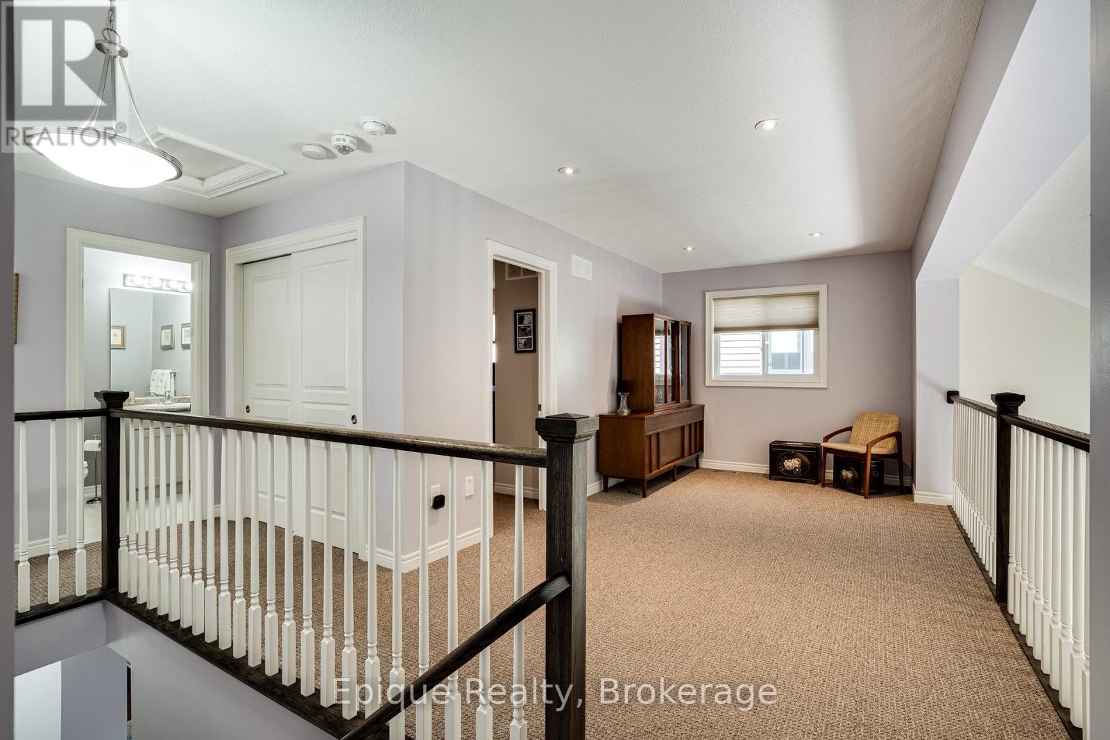 Photo 21 of 68 Roselawn Crescent, Welland ON