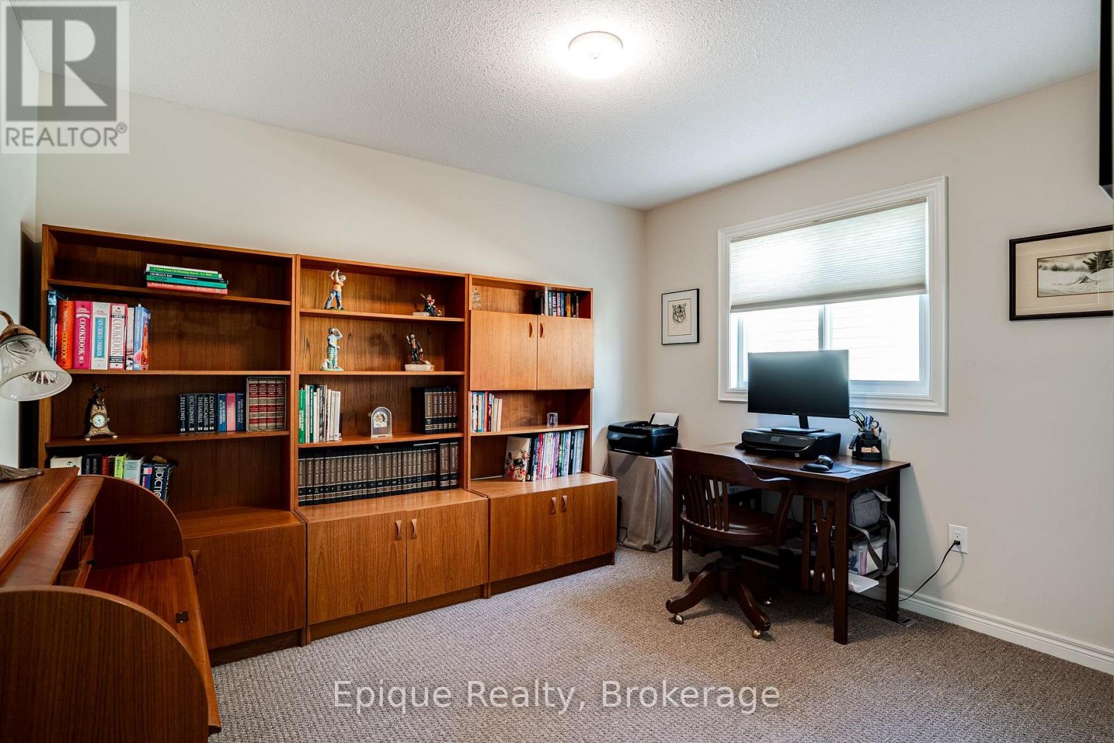 Photo 22 of 68 Roselawn Crescent, Welland ON